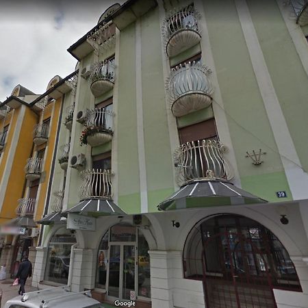 Black & Yellow Centrally Located Studio Novi Sad Exterior foto