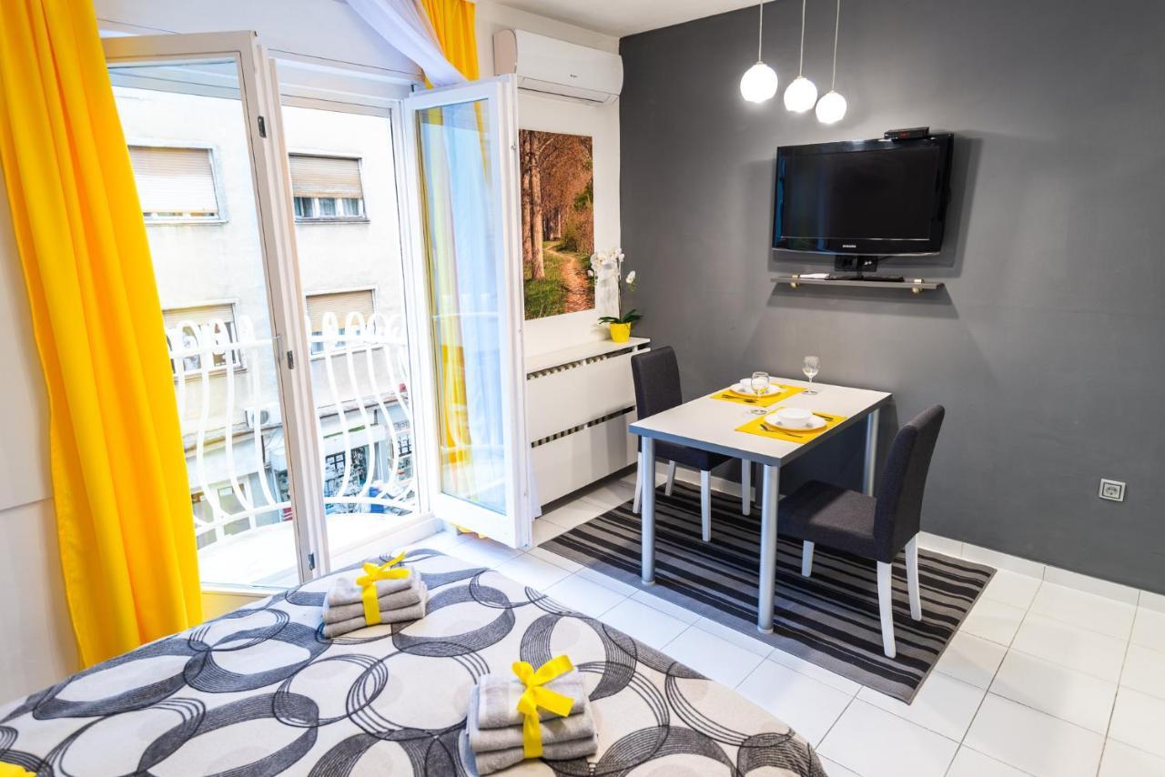 Black & Yellow Centrally Located Studio Novi Sad Exterior foto